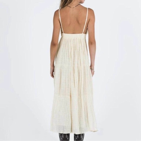 Princess Polly cream maxi dress
Size: US2 / UK6 - Picture 3 of 7